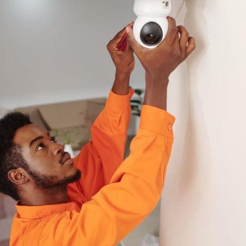 Protege tu espacio con Seguridad Urracá: instalación de cámaras con respaldo profesional
